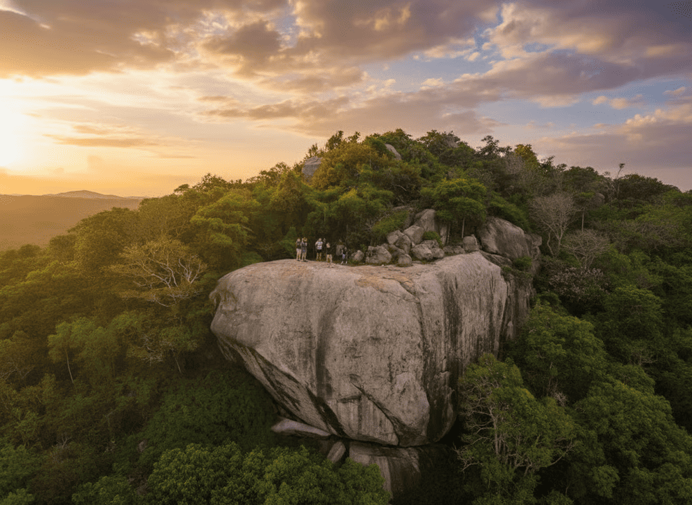 Leo núi ở rừng nguyên sinh Bình Châu - Phước Bửu